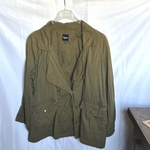 Kenzie khaki green midweight cotton utility jacket.  Size medium.